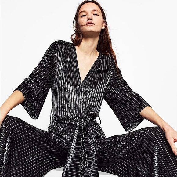 ZARA Jumpsuit Velvet Wide Leg Size S • BLOGGER FAVORITE • NEW WITH TAGS •
